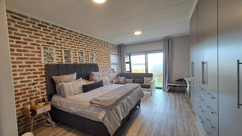 4 Bedroom Property for Sale in Jongensfontein Western Cape